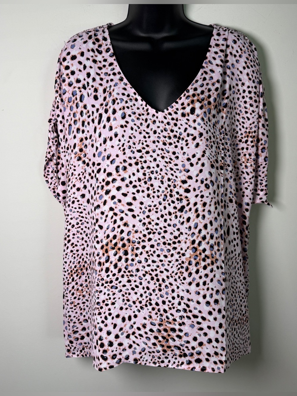 cabi Pink Cheetah Print Ruched Sleeve V-Neck Flowy Top Coastal Grandmother M